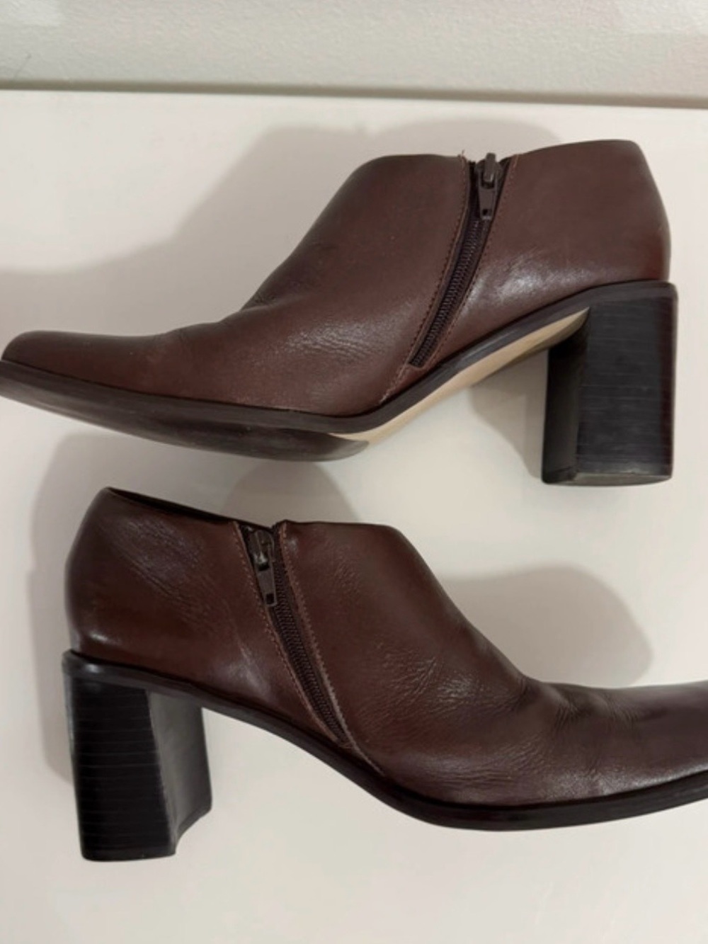 Vintage 90s/Y2K era Bruno Valenti Square Toe Booties - Women’s Size 9